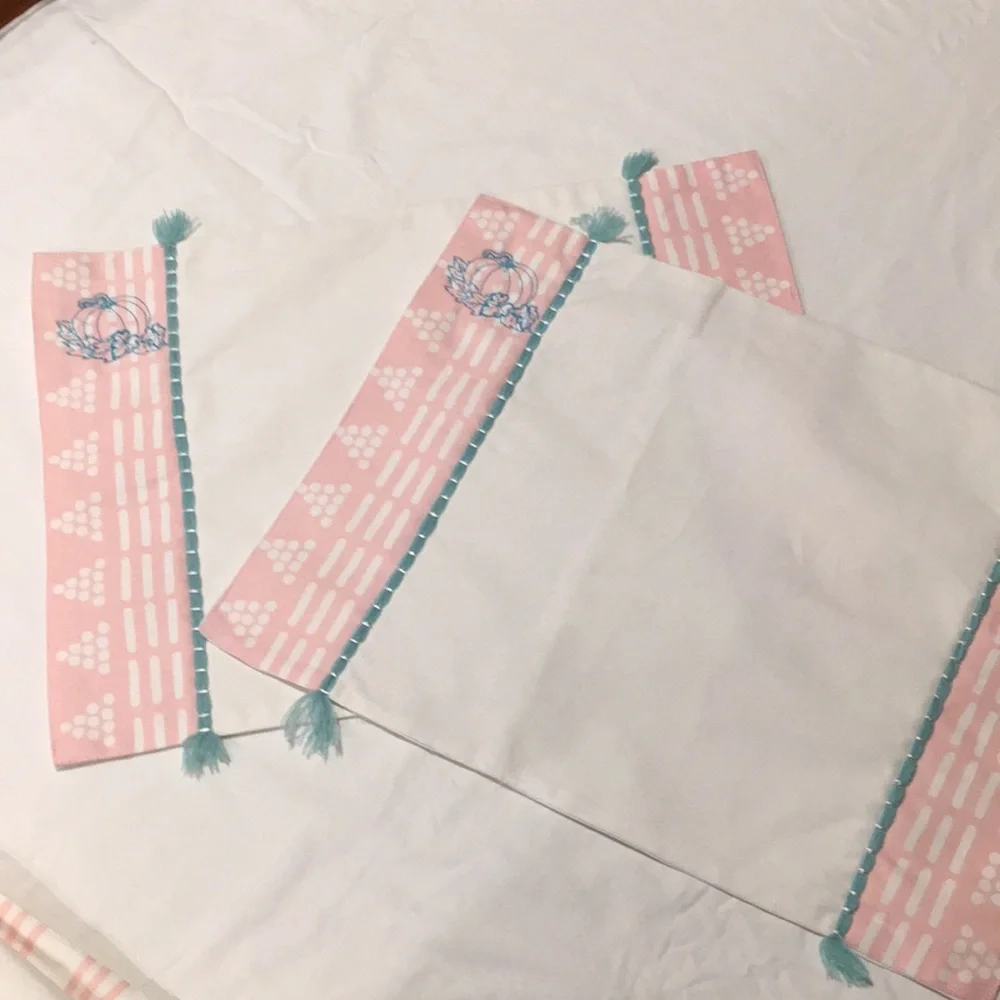 Handmade Pumpkins Table Runner and 2 Placemats  NEW